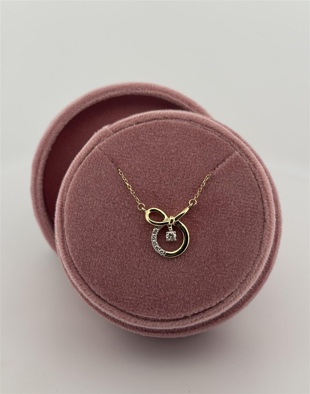 Yellow Gold Diamond Circle Necklace