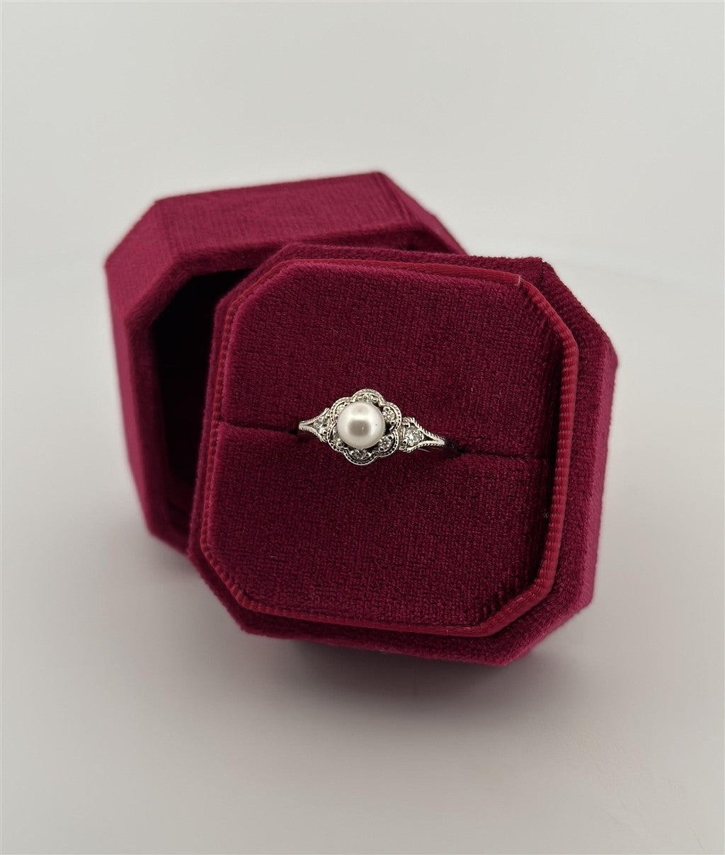 White Gold Antique Style Pearl Ring