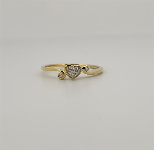 Yellow Gold Heart Shape Diamond Fashion Ring