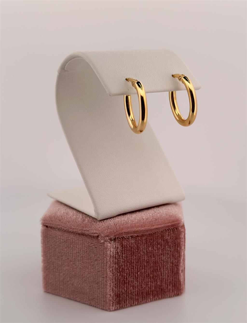 Yellow Gold Oval Hoop Earrings