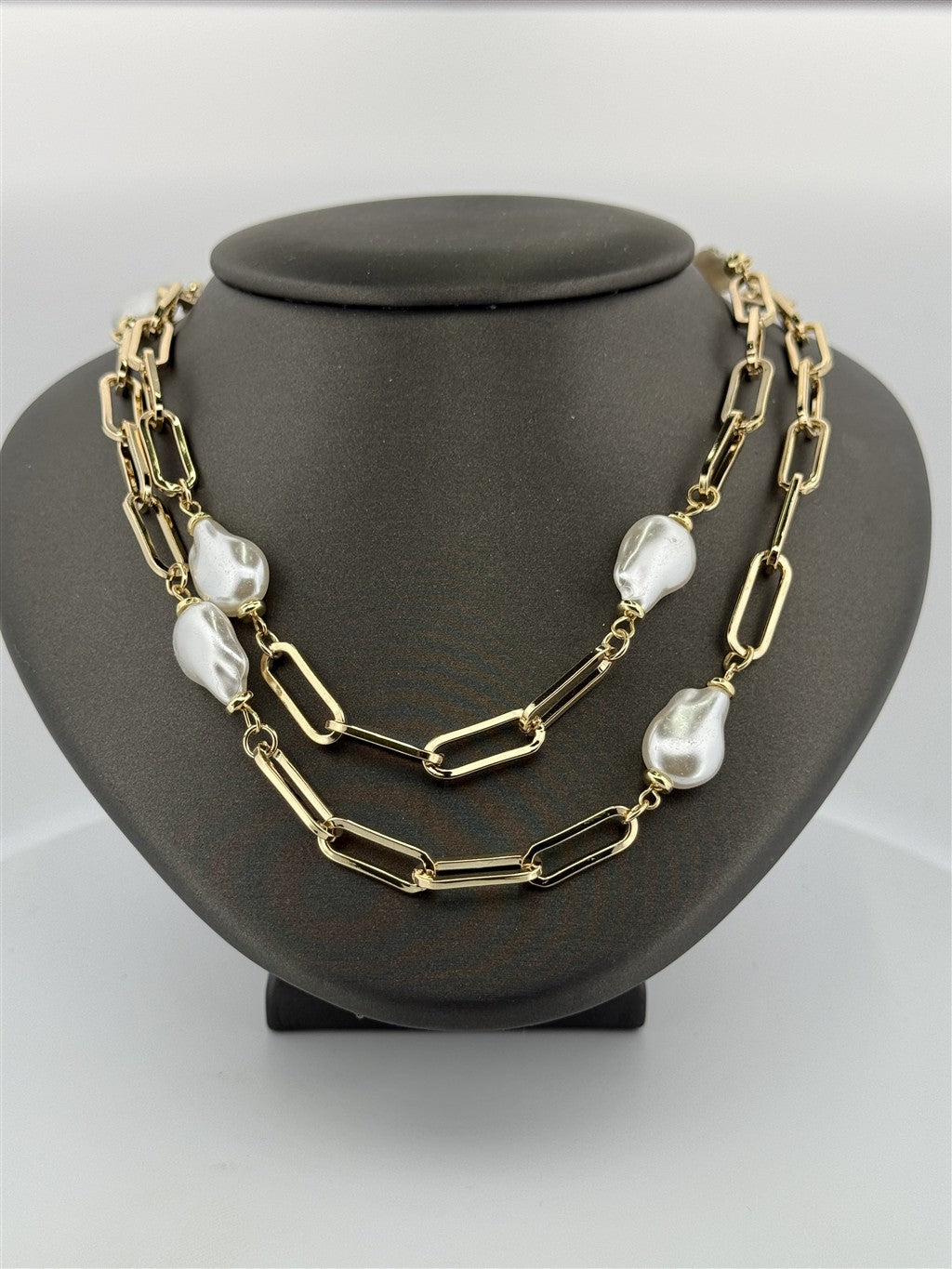 Trendy Pearl Necklace