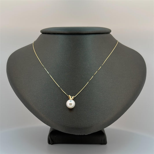 Yellow Gold Single Pearl Necklace