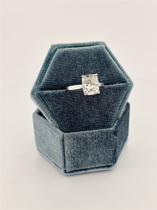 Lab Grown Diamond Engagment Ring