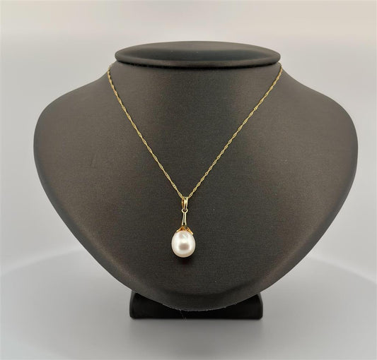 Yellow Gold Pearl Necklace