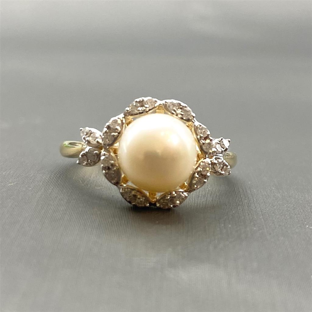 Yellow Gold Diamond Accented Pearl Ring
