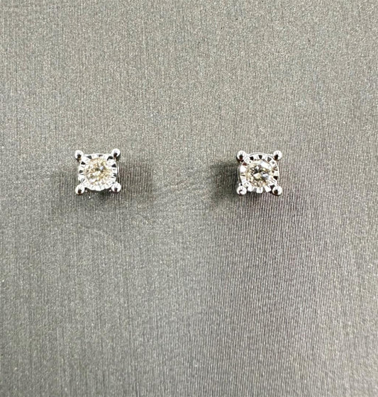 White Gold Miracle Set Stud Earrings