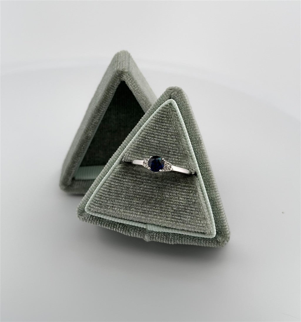 White Gold Sapphire Ring