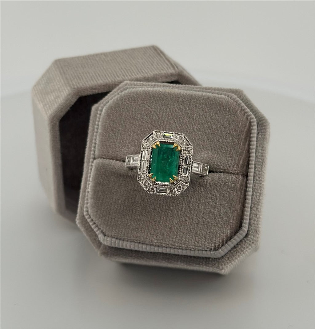 White Gold Emerald Ring