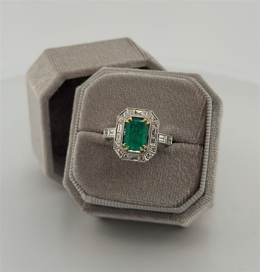 White Gold Emerald Ring