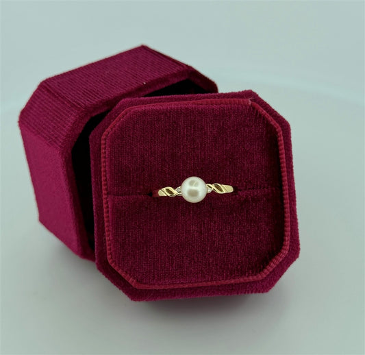 Yellow Gold Diamond Accented Pearl Ring