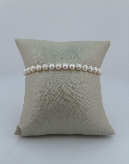 Yellow Gold Pearl Bracelet