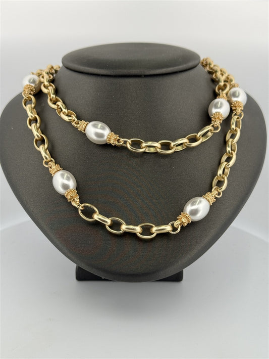 Trendy Pearl Necklace